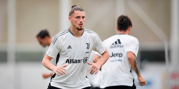 Juve, Dragusin via ma tornerà: la situazione aggiornata