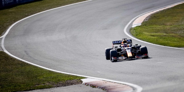 F1: pole di Verstappen in Olanda, Leclerc quinto davanti a Sainz