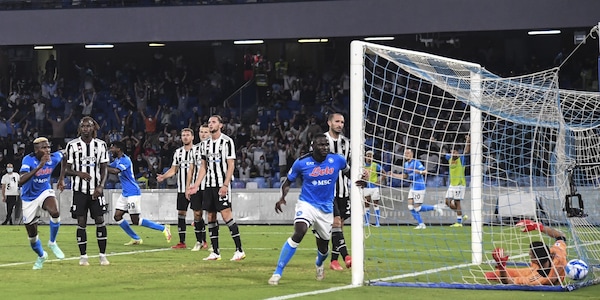 Napoli-Juve 2-1: Morata illude, che errori di Szczesny e Kean!