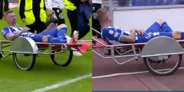 Goteborg, ma che succede? Eriksson trasportato fuori sul carrello