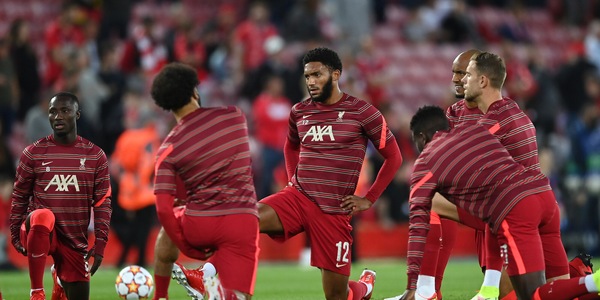 Champions League, Liverpool e Milan in ginocchio contro il razzismo