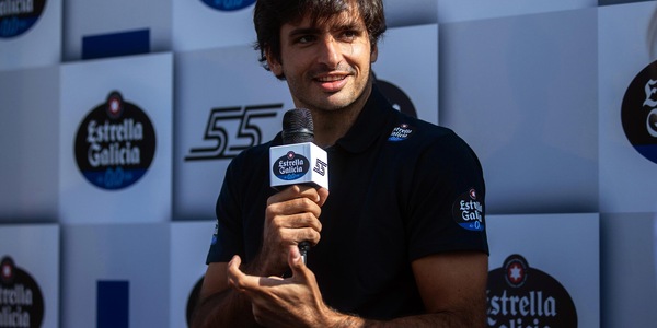 F1, Sainz: "Io e Leclerc siamo alla pari"