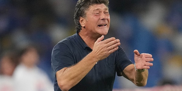 Il Cagliari, senza "X" all'intervallo, riceve il Venezia