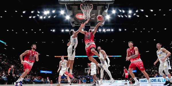 Super Shields trascina Milano. La Virtus di Belinelli ok su Varese