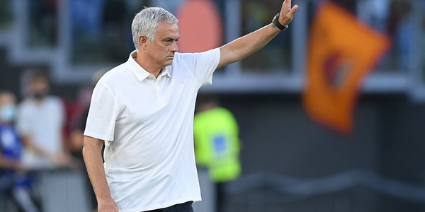 Mourinho: "A Roma svolgo un lavoro mai fatto prima. Zaniolo? Ha reagito"