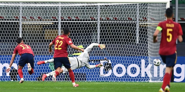 Italia-Spagna 1-2, Mancini battuto dopo 37 partite