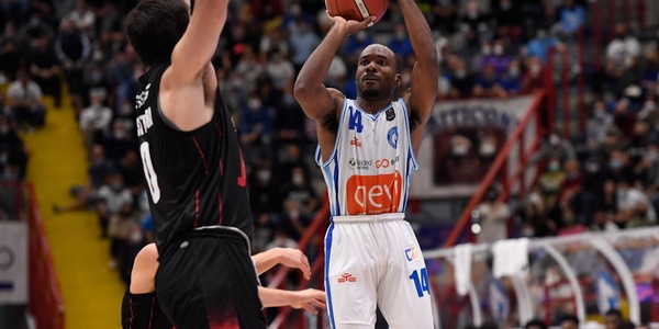 Serie A, cade la Virtus Bologna: vince Napoli 92-89