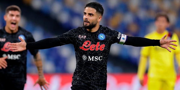 Napoli-Bologna 3-0: doppio Insigne, Spalletti aggancia il Milan in testa
