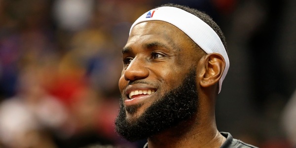 Nba, Houston cade contro i Lakers di LeBron James. Ok Milwaukee e Clippers