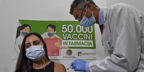 Covid, Moderna: "Testiamo il vaccino su nuove varianti"