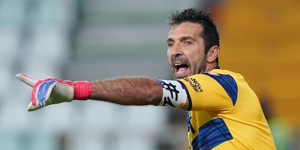 Buffon: "Alla Juve Pirlo non ha fallito. Per Sarri mediare è avvilente"