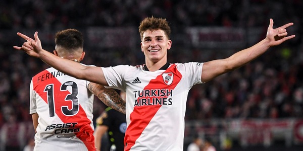 Juve, non solo Vlahovic: occhi su Alvarez
