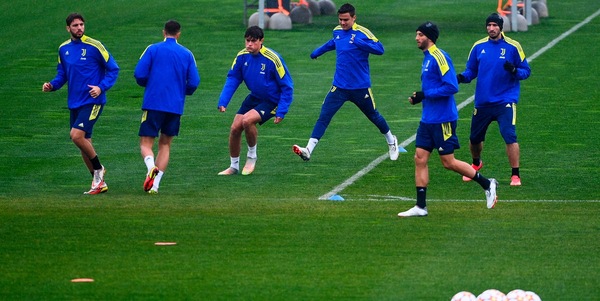 Lazio-Juve, i convocati di Allegri: out Chiellini, Dybala e Ramsey