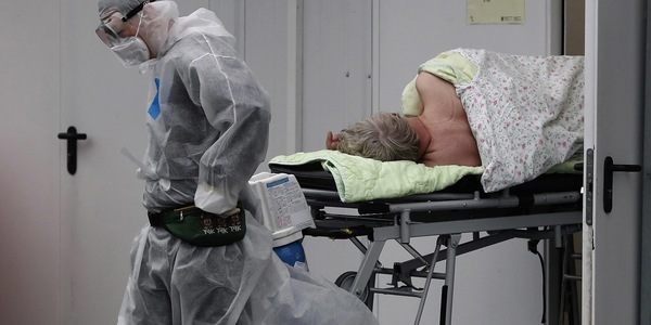 Covid: in Russia oltre 30mila casi e 1.215 morti in un giorno