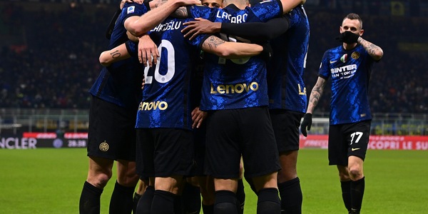 Spettacolo Inter, Cagliari ko: doppietta di Lautaro, Inzaghi sorride