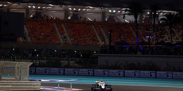 F1, test post-stagionali: la lista dei piloti in pista ad Abu Dhabi