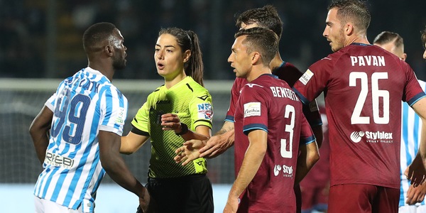 Cagliari-Cittadella nella storia: una donna arbitra un club di A