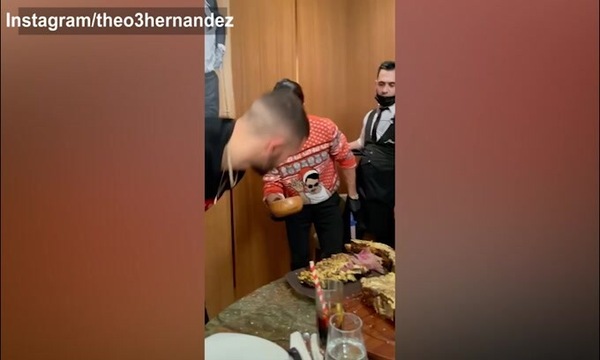 Theo Hernandez imita Salt Bae: ecco il risultato!