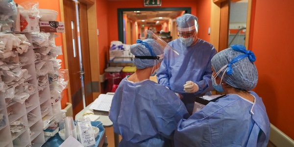 Covid, oltre 78mila casi in 24 ore: mai così tanti da inizio pandemia