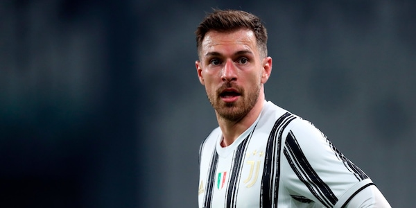 La Juve celebra Ramsey: "Auguri Rambo!"