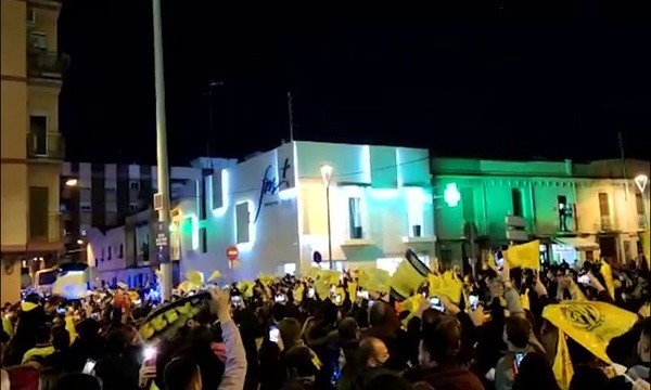 Villarreal-Juve lo spettacolare arrivo del pullman del Villarreal