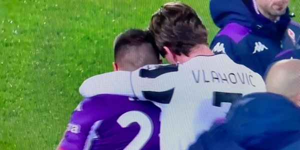 Venuti scoppia in lacrime: Vlahovic tra i primi a consolarlo