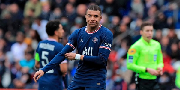 Ligue 1, il Psg batte il Bordeaux. Pioggia di fischi per Messi e Neymar