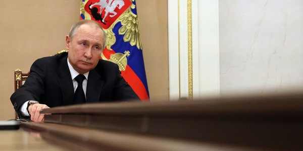 Russia, Putin al telefono con Scholz: "Mosca pronta a soluzioni"
