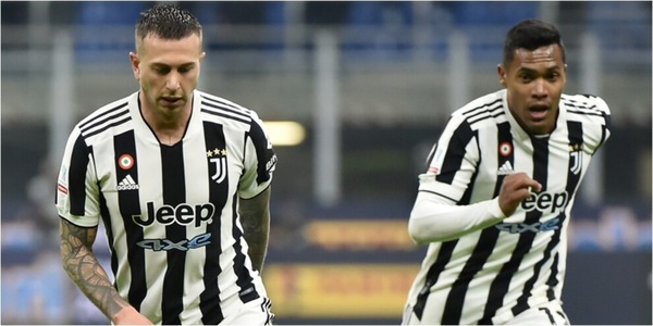Juve, Bernardeschi e Alex Sandro sentiti per l'inchiesta plusvalenze