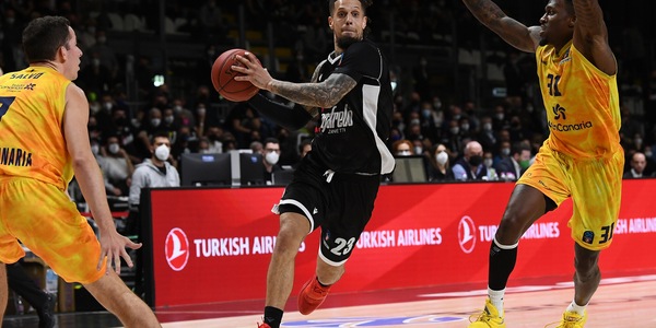 Eurocup, la Virtus Bologna batte Gran Canaria: Hackett sugli scudi