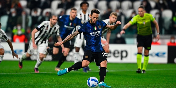 Juve-Inter 0-1: Calhanoglu su rigore decide il Derby d'Italia