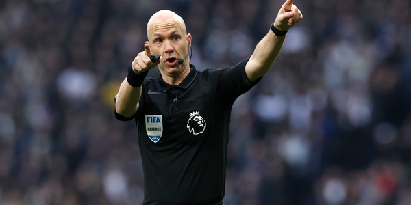 City-Liverpool: arbitra Taylor, nato a Manchester. La rabbia dei tifosi dei Reds