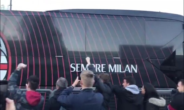 Torino-Milan, l'arrivo del pullman rossonero