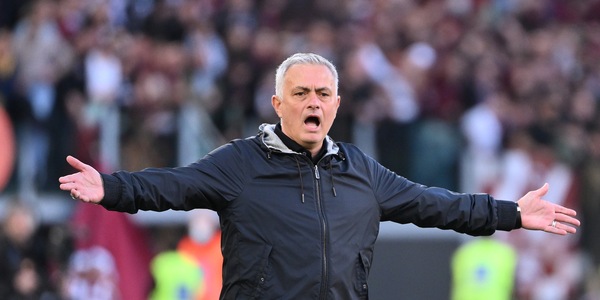 Roma, Mourinho: "Squadra stanca, ma abbiamo lottato fino alla fine"