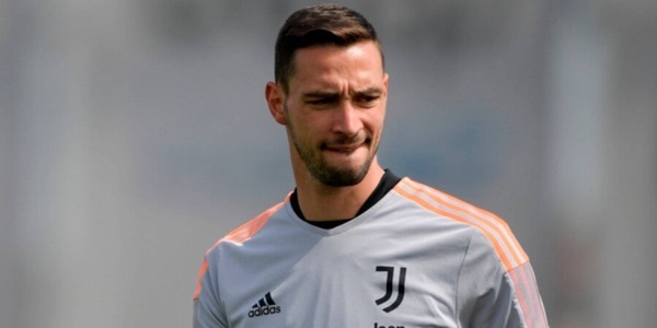 Juve, De Sciglio: "L'eliminazione dalla Champions una grande delusione"