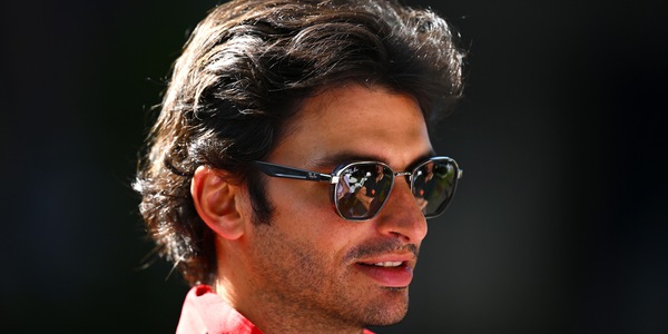 Ferrari: ufficiale il rinnovo di Carlos Sainz fino al 2024