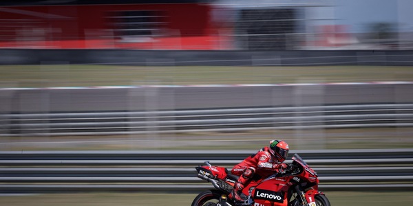MotoGp, Gp Spagna: Bagnaia trova una super pole position davanti a Quartararo