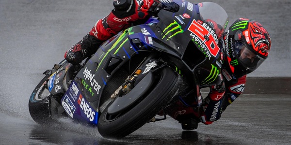 MotoGp, Gp Portogallo: Quartararo comanda il warm-up, dodicesimo Bagnaia