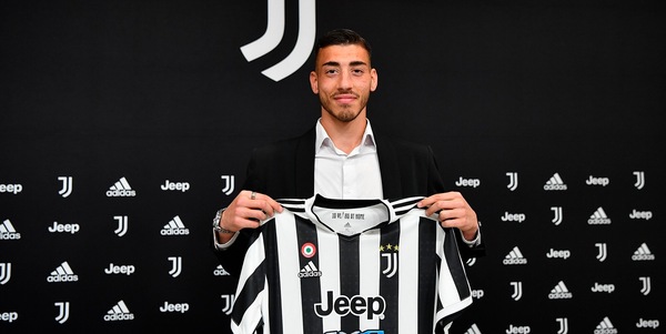 Juve, Riccio: "A Bonucci rubo tutto. Vlahovic mi ricorda Ronaldo"
