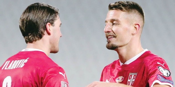 Il ct della Serbia: "Milinkovic, vai alla Juve da Vlahovic"