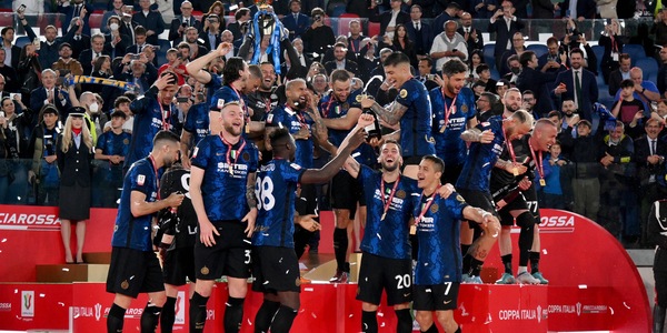 Coppa Italia, trionfo dell'Inter: la premiazione dei ragazzi di Inzaghi