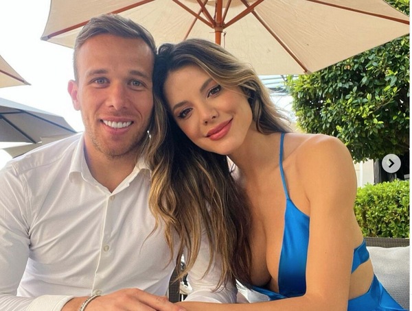 Arthur in love con Carolina: ma la Juve lo molla?