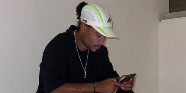 Gnabry, il cappellino Juve e la scadenza 2023: social impazziti