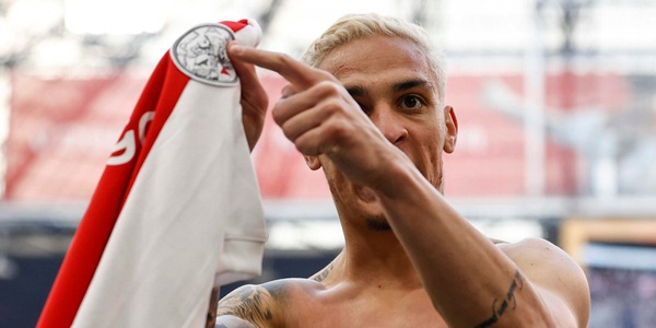 Mirror: "United, Ten Hag chiama Antony: l'Ajax rifiuta la prima offerta"