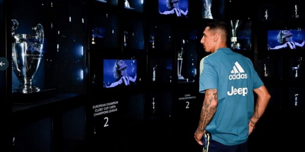 Di Maria fa il corso di juventinità: sorrisi e stupore tra Stadium e Museum