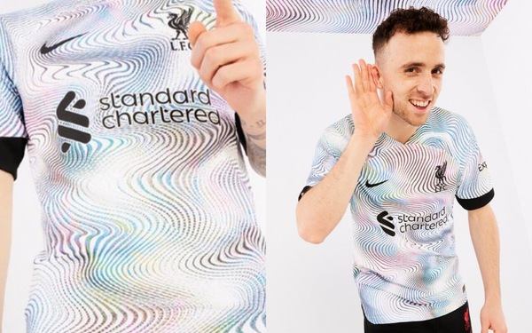 Liverpool, ecco la seconda maglia "musicale"