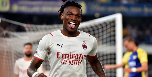 Milan, Leao incedibile. Va via solo per 150 milioni. E De Ketelaere è più vicino