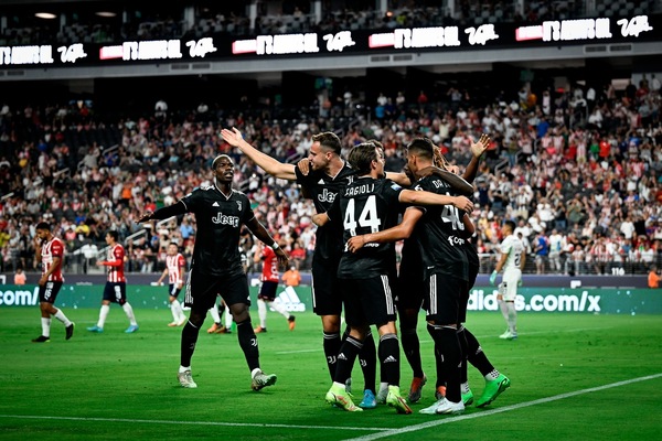 Juve, buona la prima a Las Vegas. Di Maria da applausi, decidono Da Graca e Compagnon