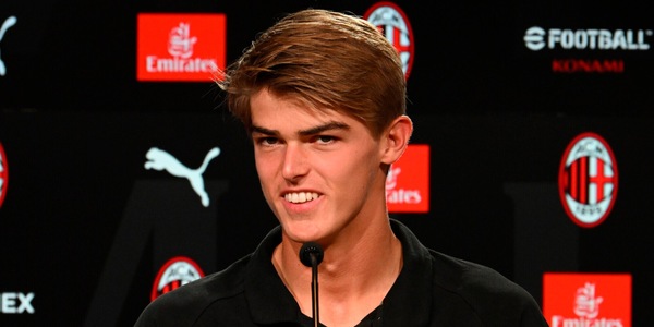 Milan, De Ketelaere si presenta: "Nuovo Kakà? Spero di vincere come lui"