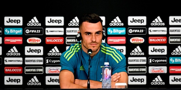 Juve, Kostic: "Ho fatto di tutto per venire qui. Felice di trovare Vlahovic"